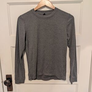 Uniqlo Women's Warm Heat Tech Base Layer Long Sleeve Gray Shirt Top Outdoor